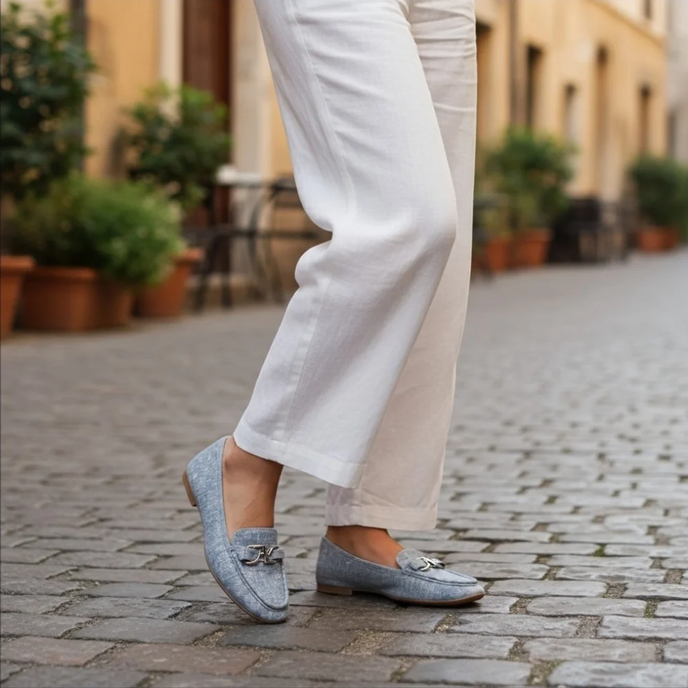 Naturalizer leather moccasins